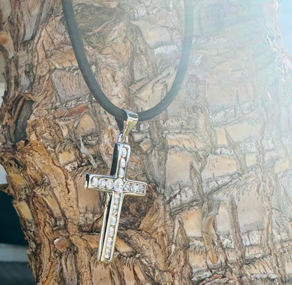 Collana Caucciù con CroceBrill